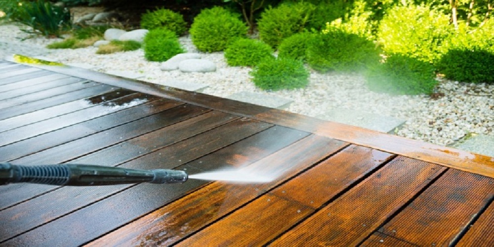 The Difference between a Pressure Washer and a Garden Hose